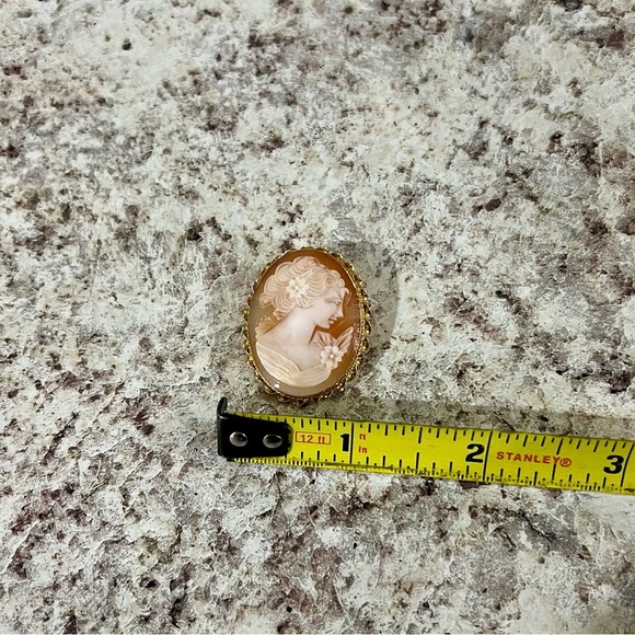 Antique 14K Cameo Brooch/Pendant - Picture 4 of 9